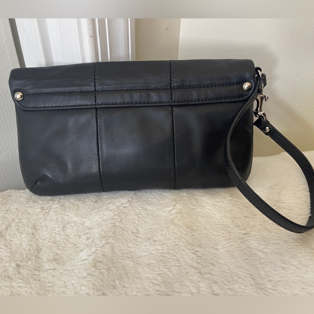 Coach leather clutch / Wristlet EUC - Picture 10 of 11
